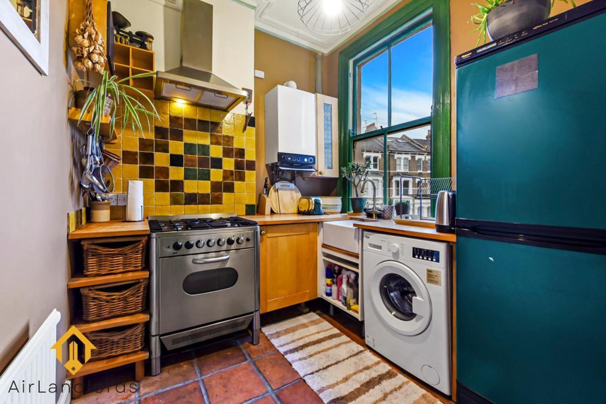 Peaceful 2-Bedroom Flat Near Queens Park Station London Eksteriør bilde